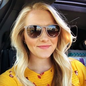 Meet your Posher, Kara